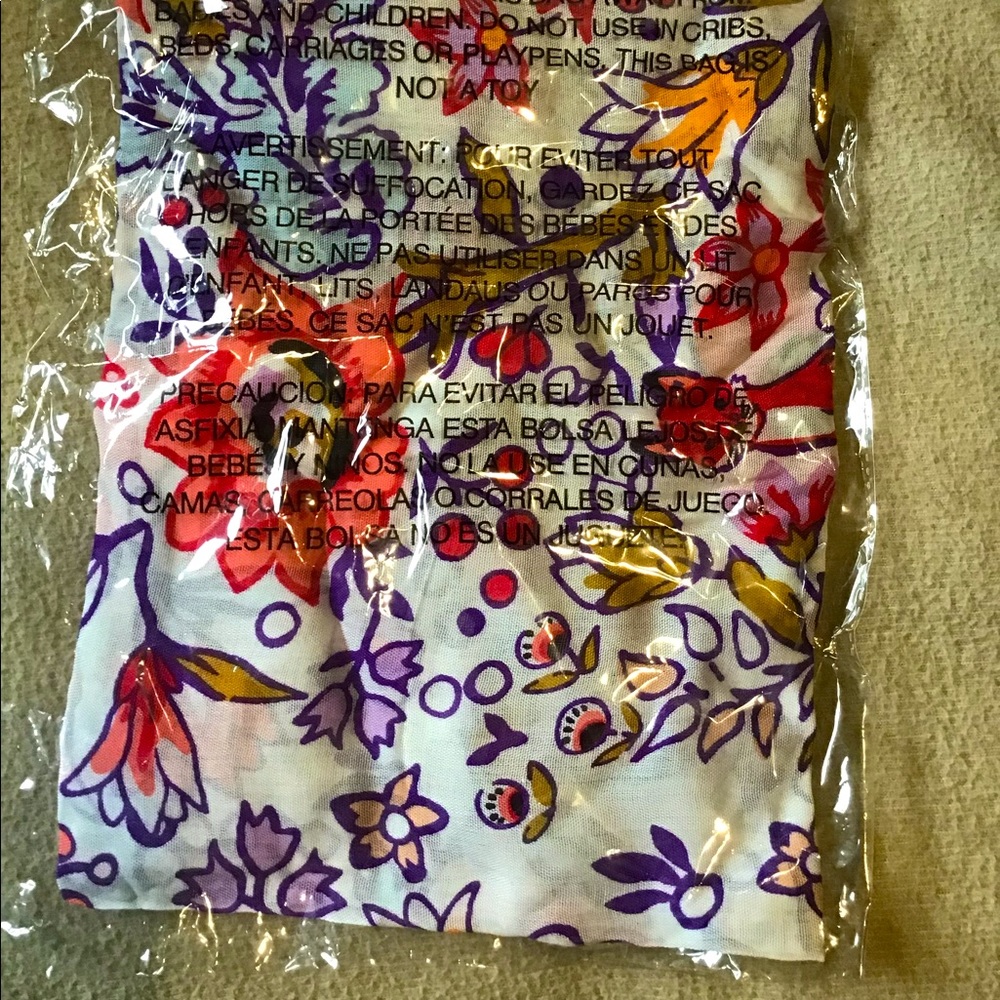 Vera Bradley infinity scarf in Foxwoods pattern brand new💕